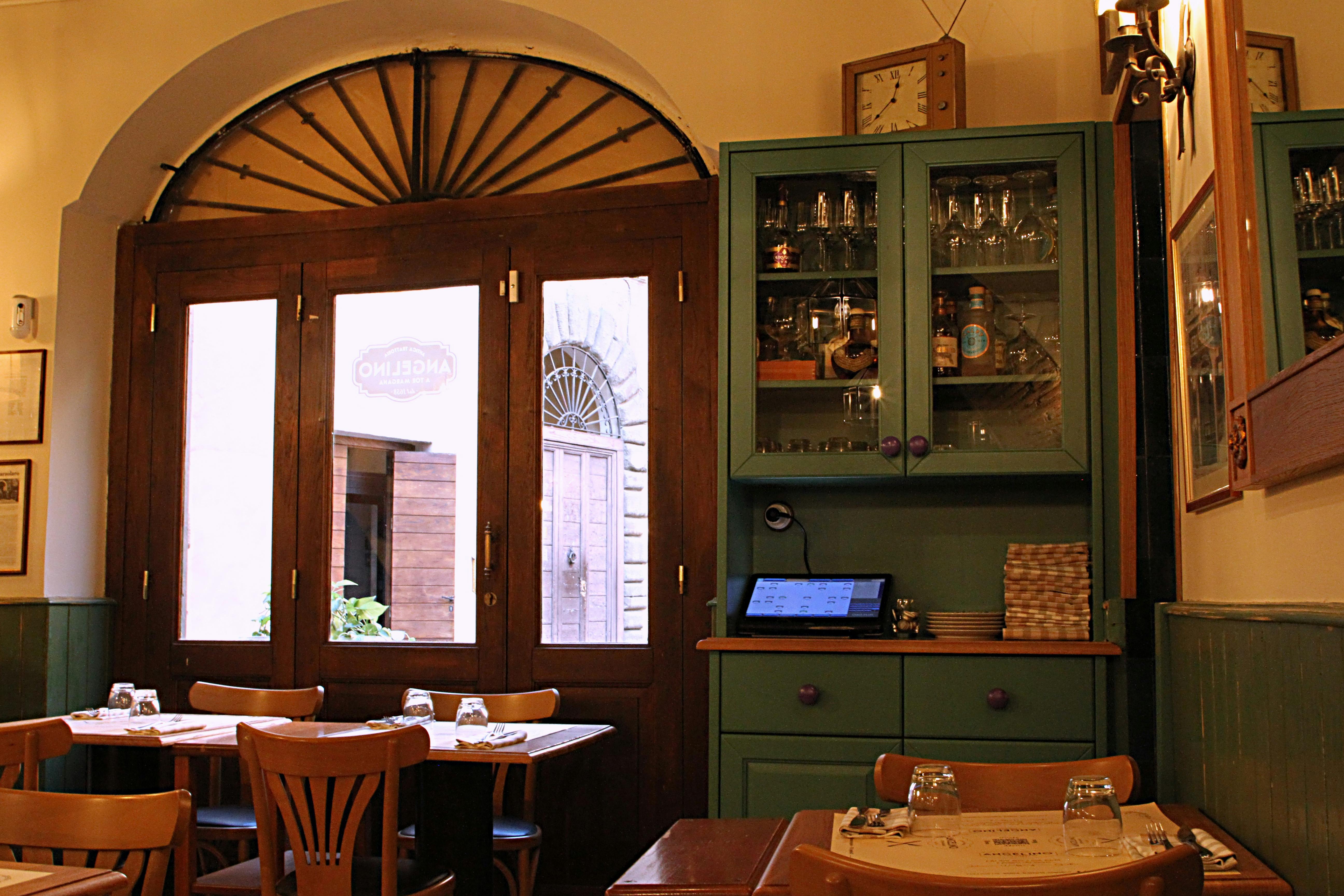 Rosso Osteria interior